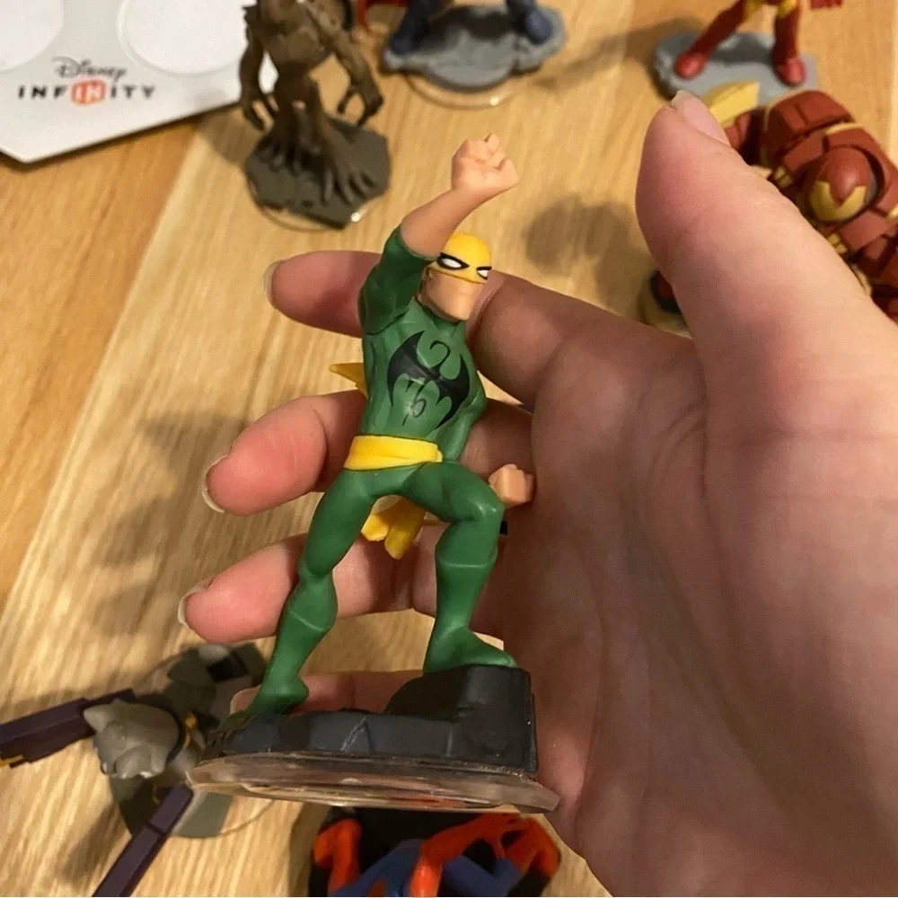 Disney Infinity Marvel Figures Lot Bundle Spider-Man Iron Man Thor Gru Video